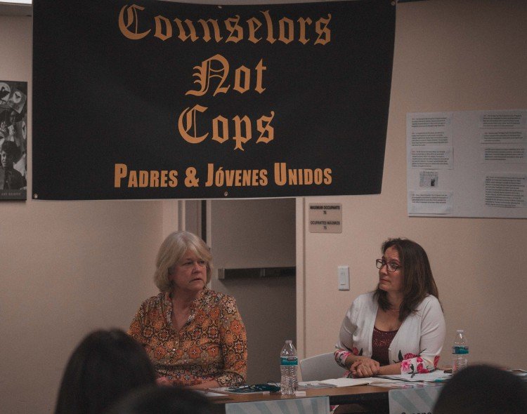 [:en]Students and parents meet with DPS superintendent to help end the 'school to jail pipeline'[:]