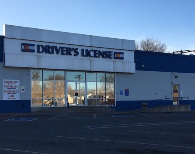 [:en]Colorado Gov. Polis signs immigrant driver's license bill[:]